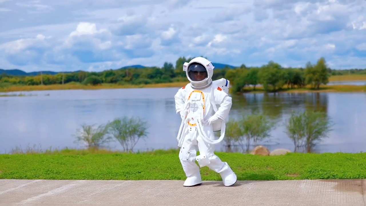 Adult Full Body Spaceman Costume - Explore the Universe in Style!