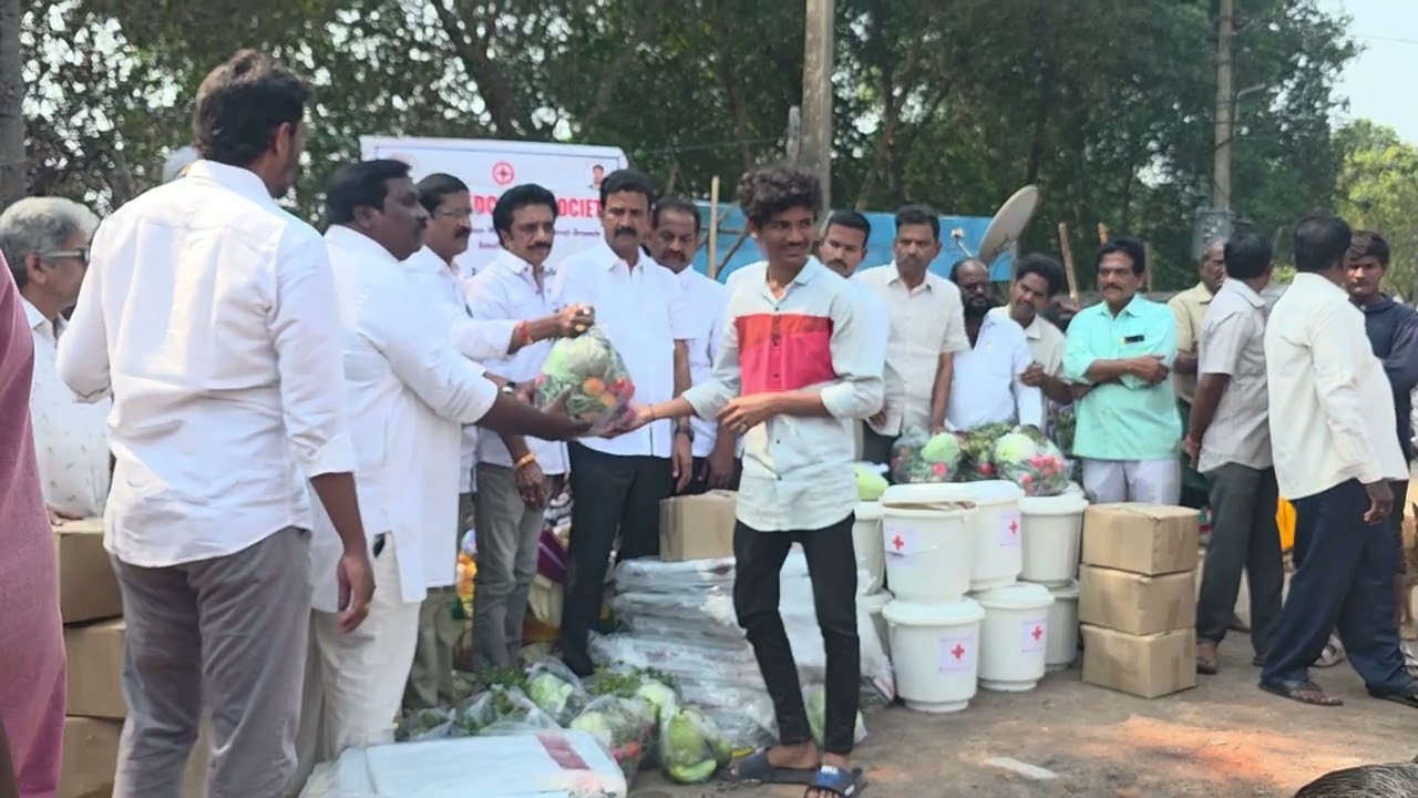 జిల్లా కలెక్టర్ మహేష్ గారి సూచన మేరకు ఇండియన్ రెడ్ క్రాస్ సొసైటీ ద్వారా భరోసా 