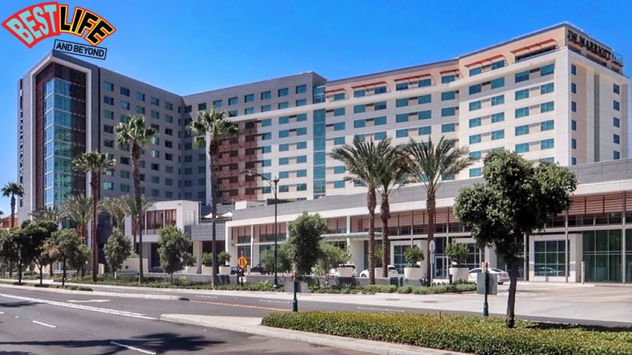 Совершенно новый отель JW Marriott Anaheim с ЛУЧШИМ видом на Диснейленд и кампус Мстителей Quinjet!