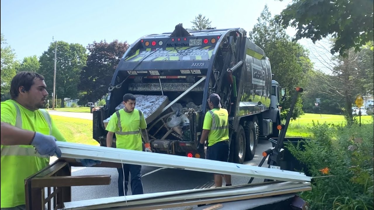 Casella Waste Mack LR McNeilus on Heavy Trash