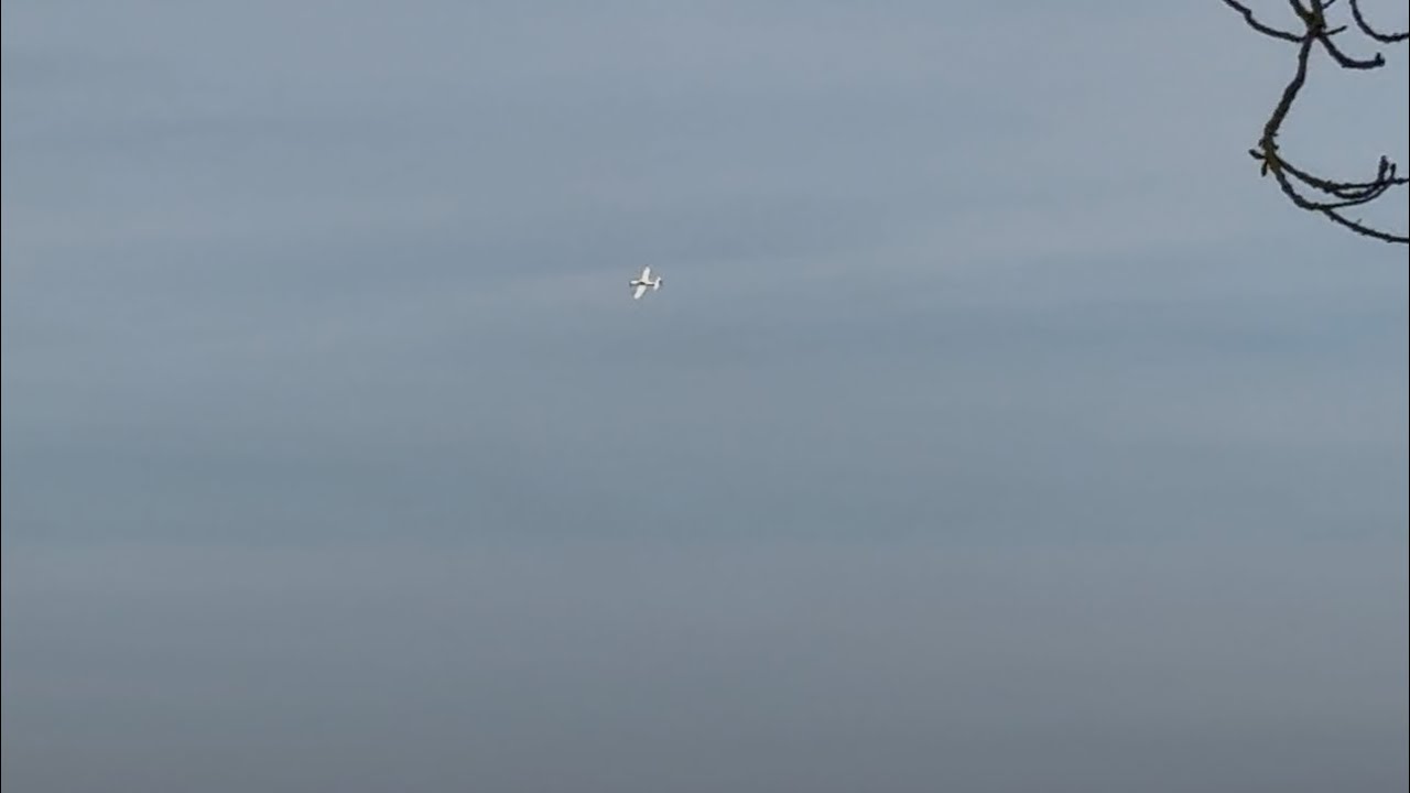 RAF Grob G-120, ZM318, PRF367. Making a run down Binbrook canyon 😂
