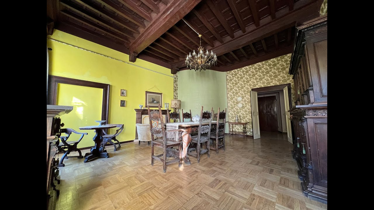 Magnifico Appartamento D'Epoca con corte esclusiva nella Piazza Principale di Veroli