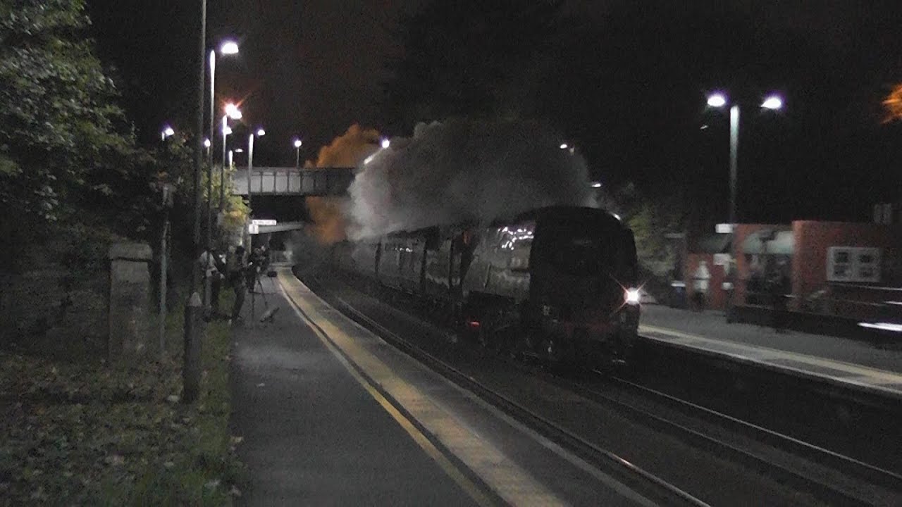 34067 'Tangmere' on 'The Bath & Bristol Christmas Express' 24/11/11