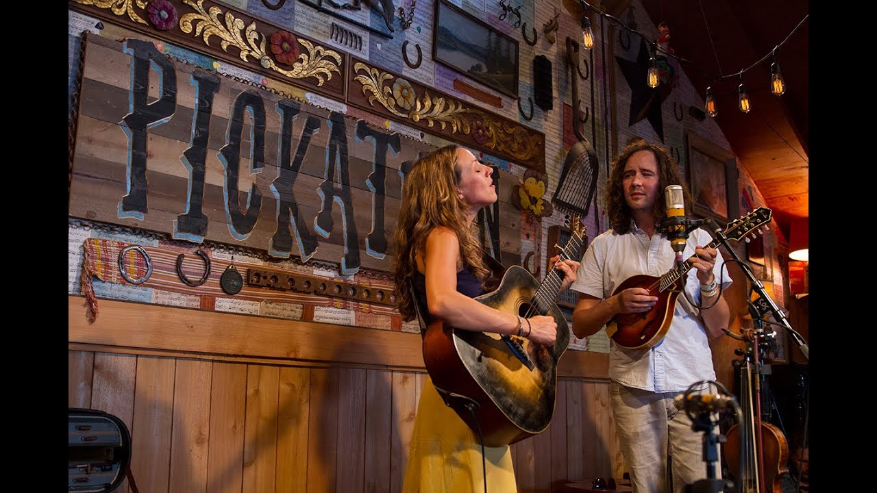 Lucky Barn Series (S01E07) Mandolin Orange - Hey That Train @Pickathon 2014