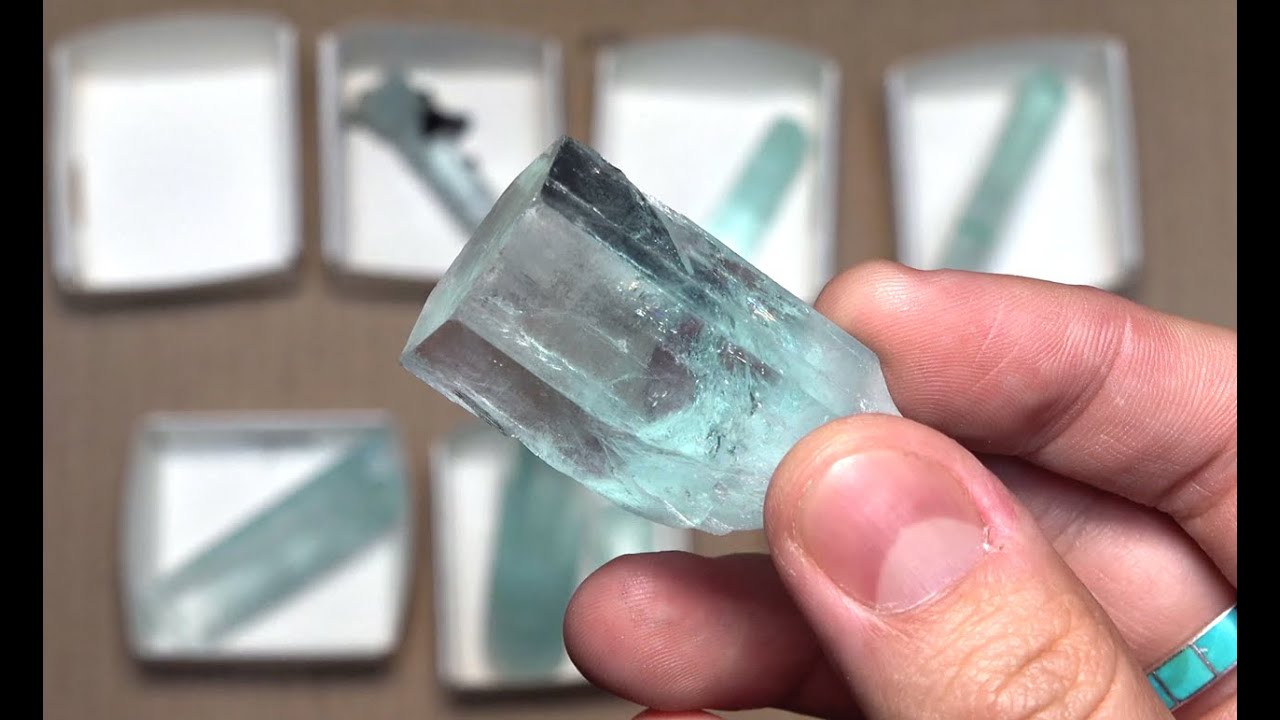 The Metaphysical Properties of Aquamarine! Aquamarine Energy.