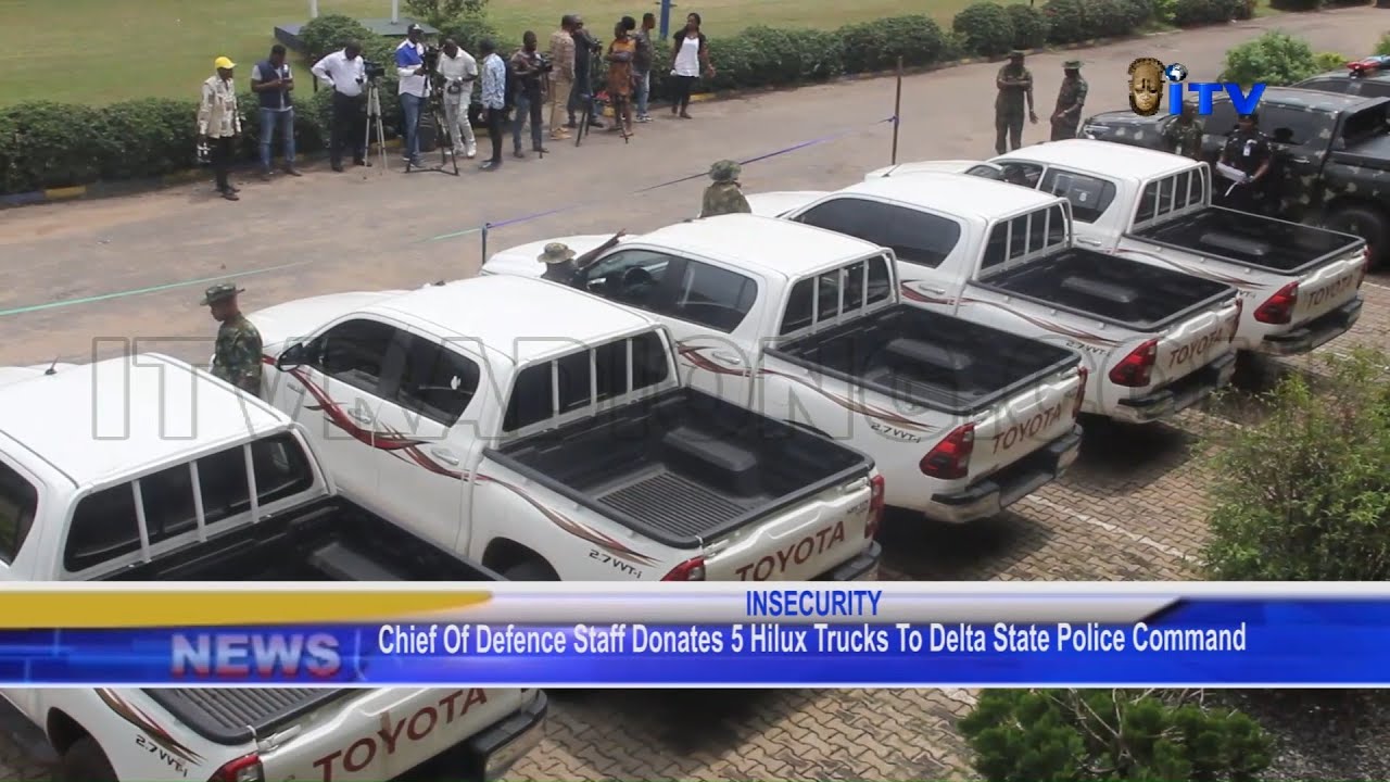 Chief Of Defence Staff Donates 5 Hilux Trucks To Delta State Police Command