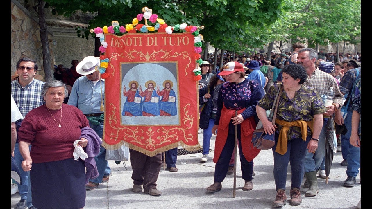 Pellegrinaggio di Tufo alla SS.  Trinità di Vallepietra 1995