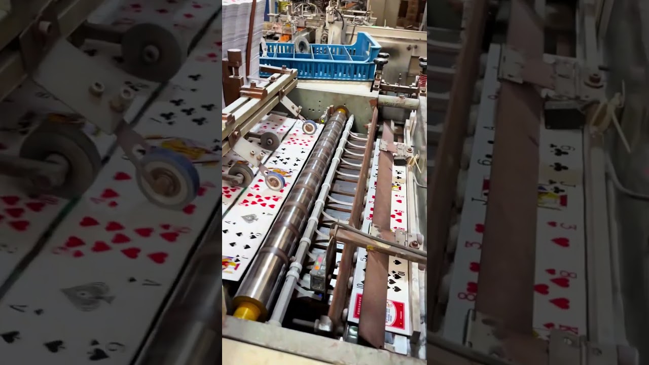 The production process of playing cards- Good tools and machinery make work easy
