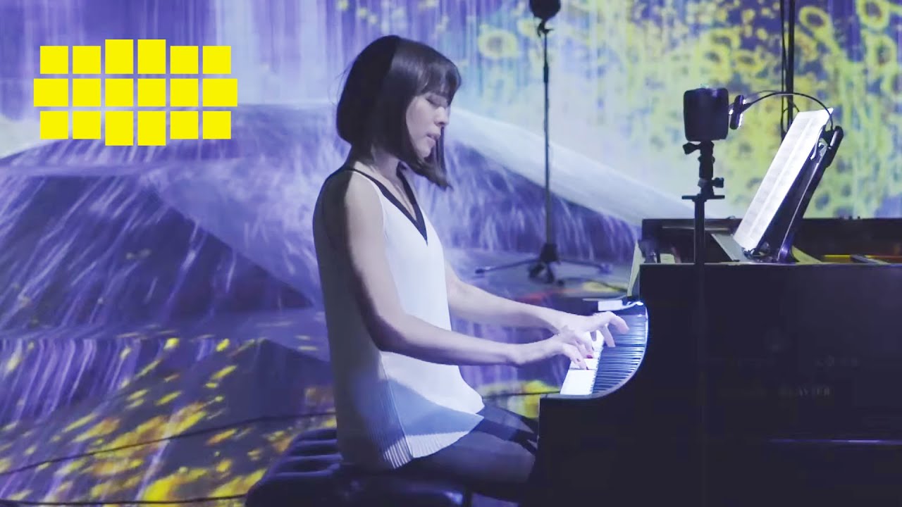 Alice Sara Ott – Debussy: Rêverie, L. 68 | Yellow Lounge (live from teamLab Borderless, Tokyo /2018)