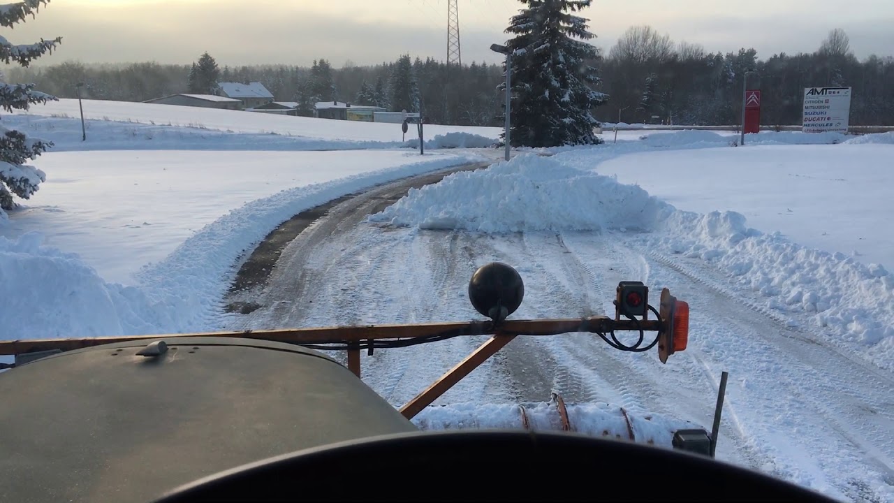 Winterdienst mit dem Saurer Berna 2VM Oldtimer LKW + Oldschool + Allrad + Schneeräumen