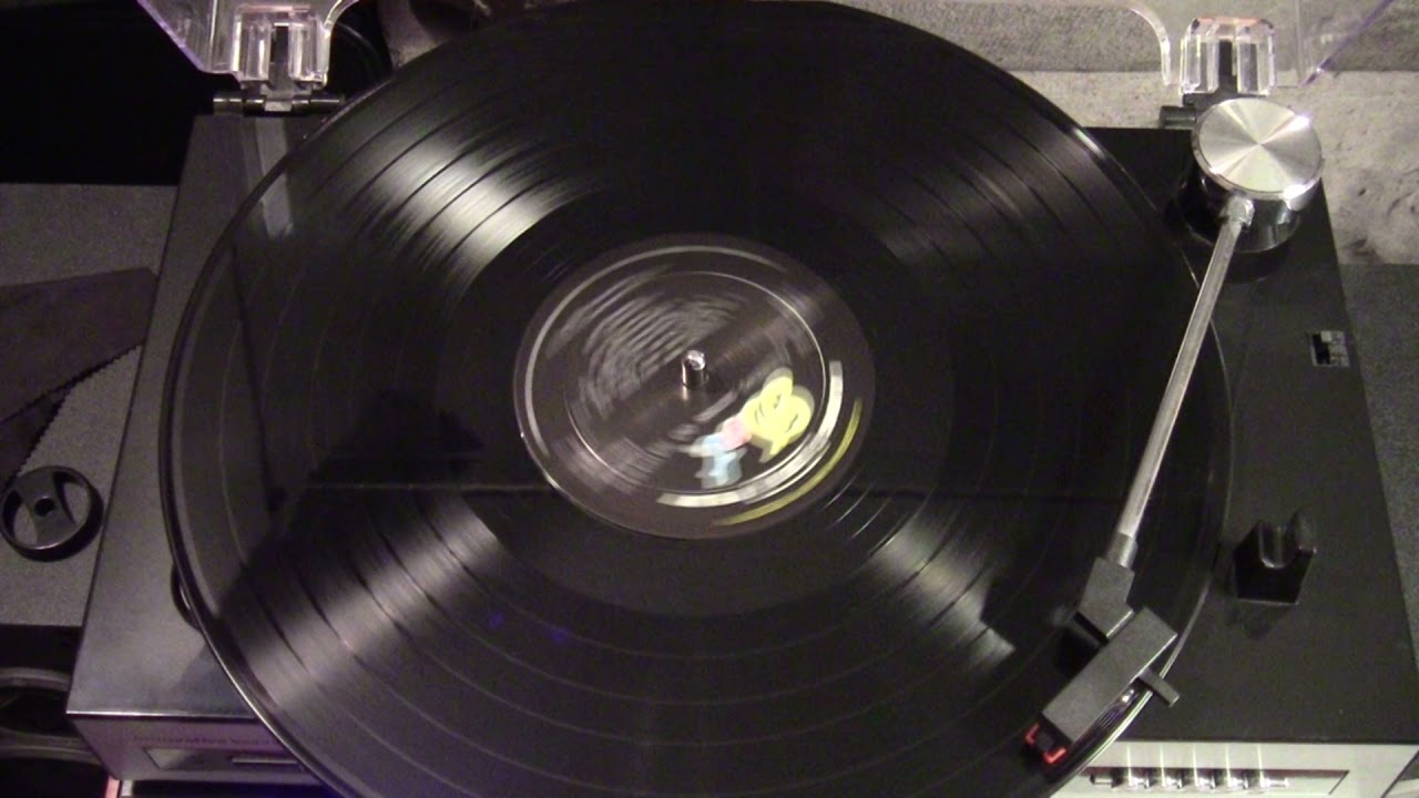 Coconut Grove - The Andrews Sisters (33 rpm)