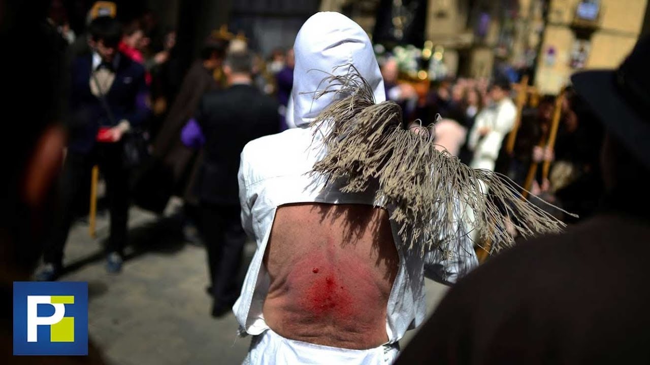Flagelarse la espalda con cuerdas, una impresionante tradición de la Semana Santa en España