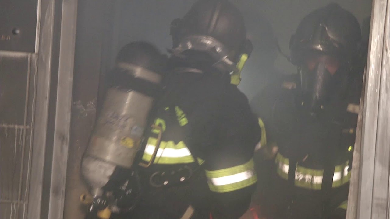 Feu de piscine à Quiévrechain