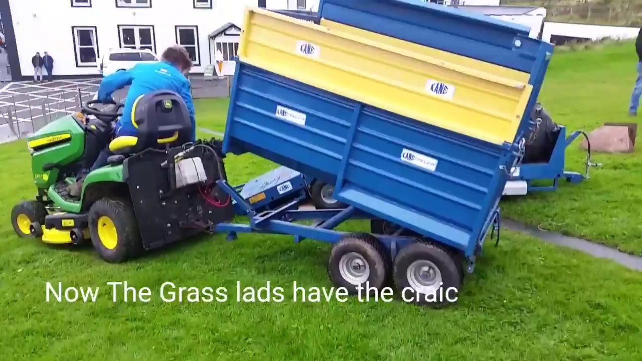 Murray Bros get ready for The Grass lad shows.