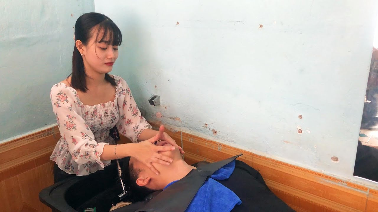 Vietnam Street Massage with Beautiful Small Girl Massage Face & Wash Hair Relax Just 4 USD