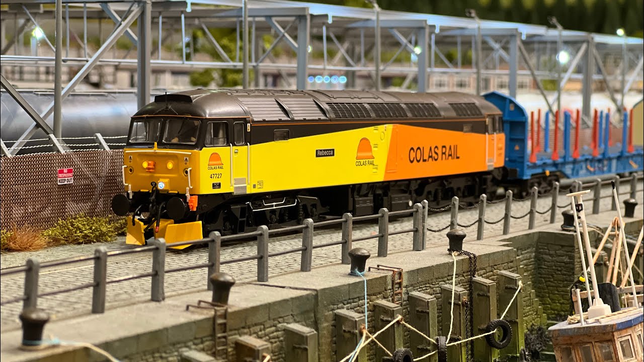Bachmann 32-816NF Class 47 Colas Rail fitted with Legomanbiffo DCC sound