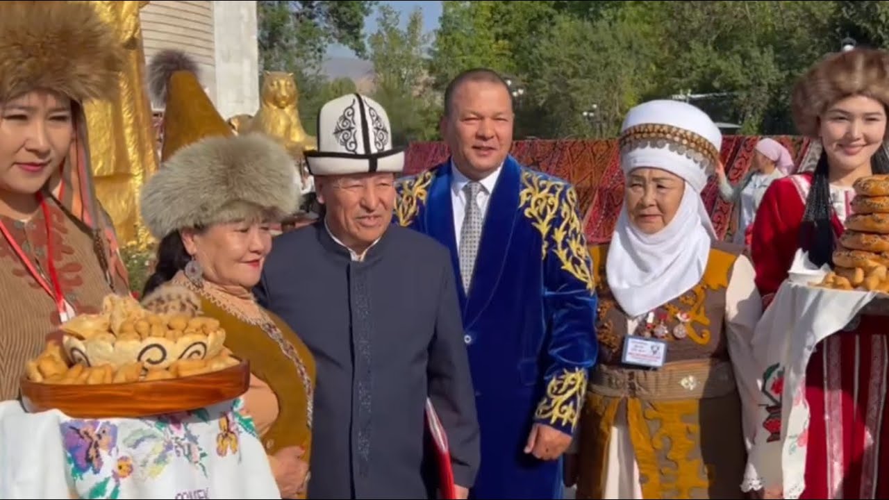 Алайда Алымбек датканын мааракесиндеги көргөзмөгө шырдактардын 280 түрүн алып келишти