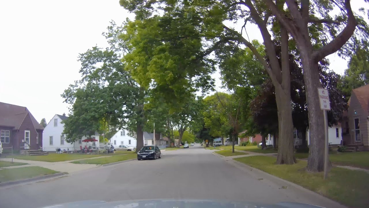 Driving In The Streets of Waterloo, Iowa