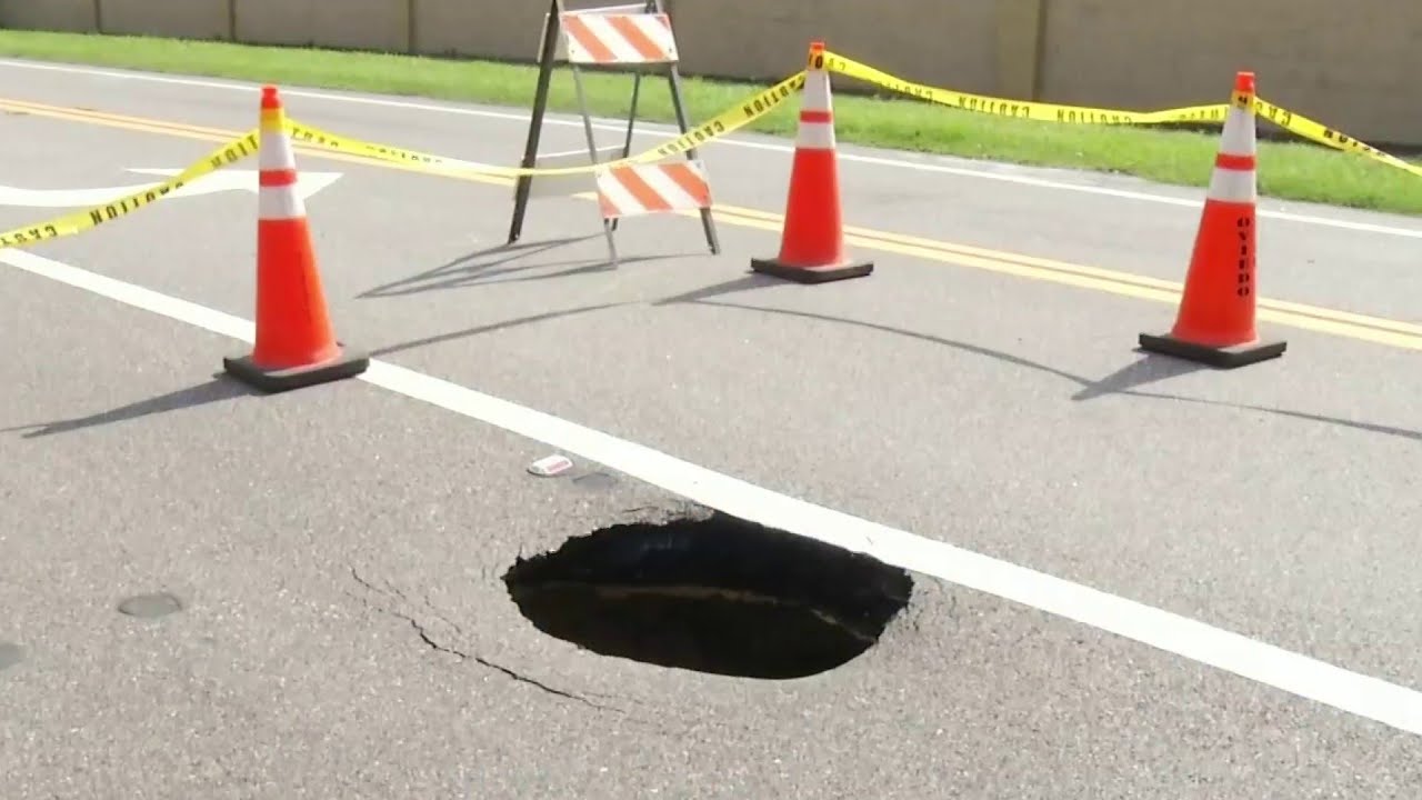 Pipe Failure causes road collapse