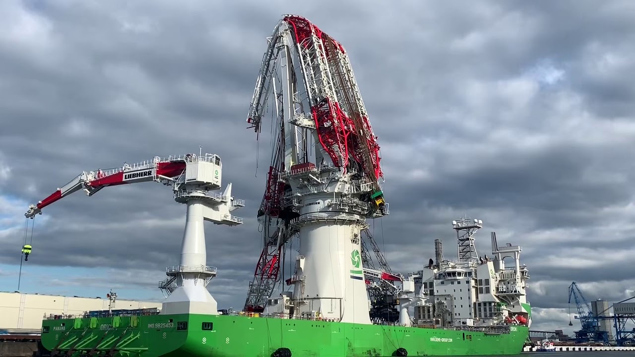 Unfall mit OffShore Liebherr Kran im Rostocker Hafen