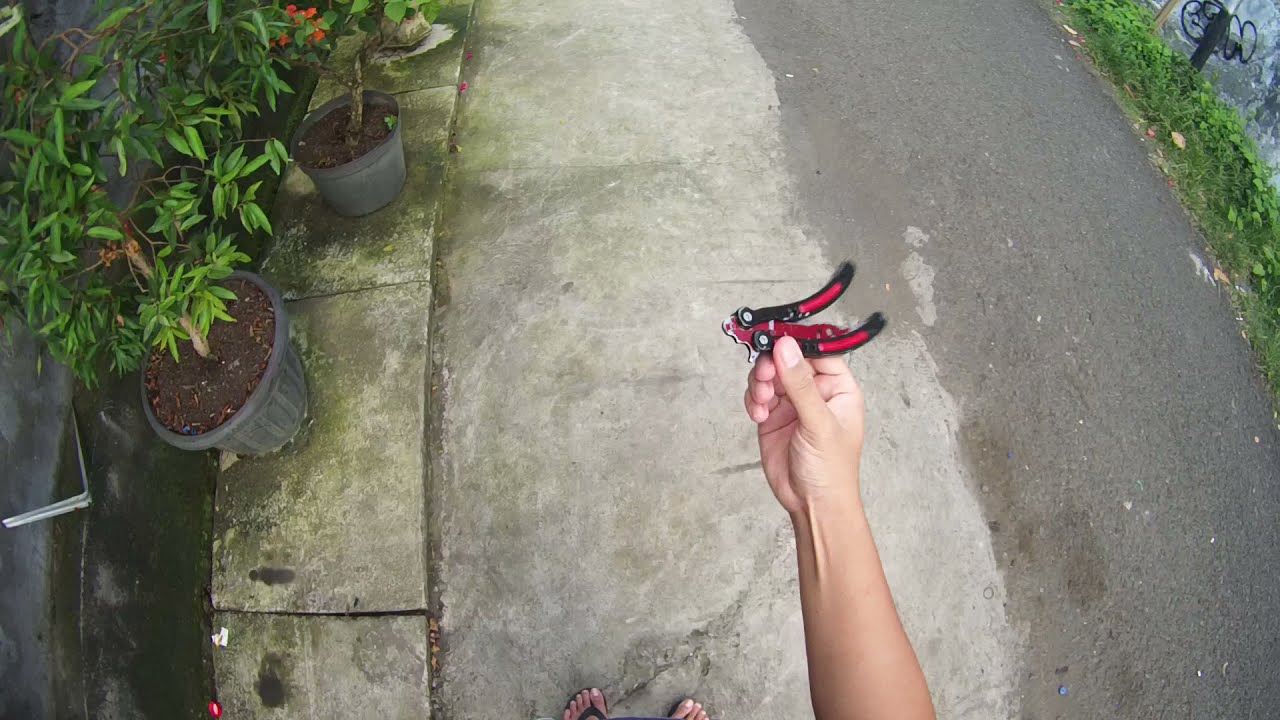 Curved Handle Balisong is Sucks