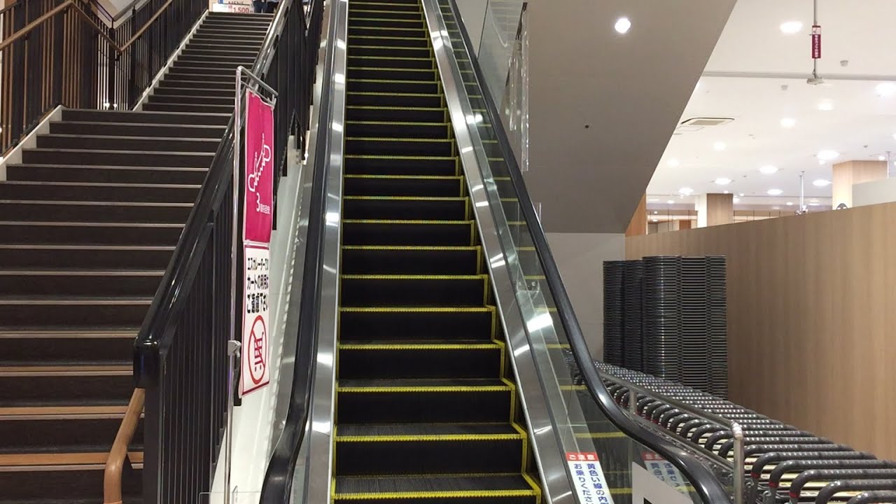 イオンモール名古屋茶屋 エスカレーター