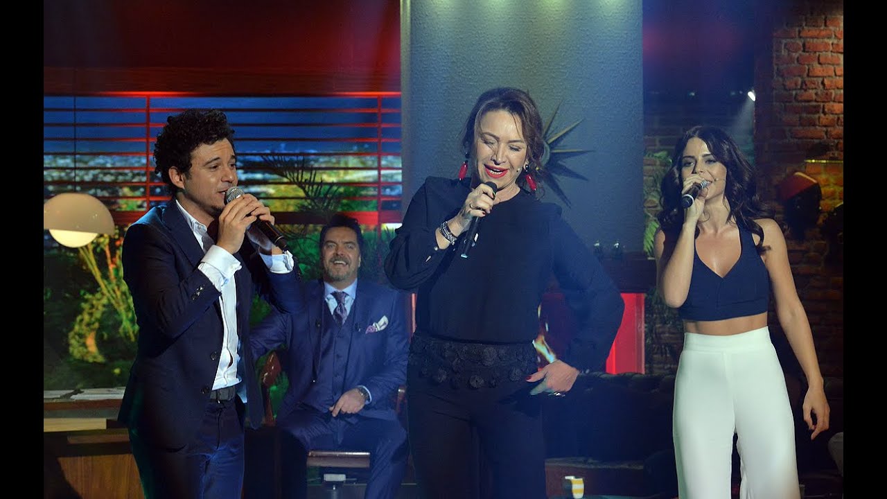 Konuklarımızdan müzik ziyafeti! (Beyaz Show Canlı Performans)