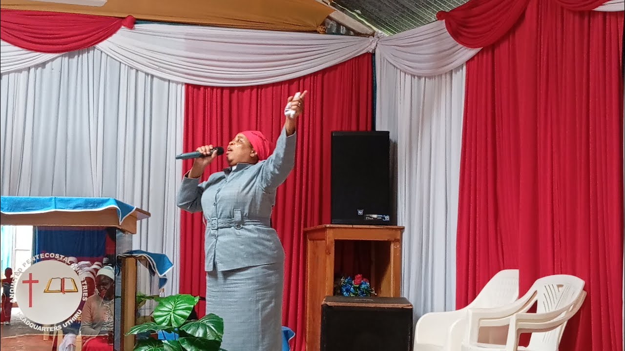 BISHOP FLORA OPENS PASTORS SERVICE WITH A SONG , MCHAKAMCHAKA 