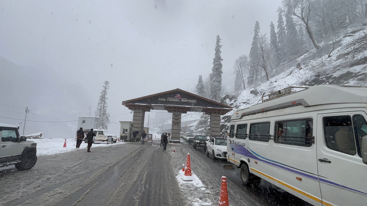 15 March 2026 Live Snowfall || Sabhi Gadiya Fass Gyi Hai || Kitnaa😲😲 Traffic Jam Hai 