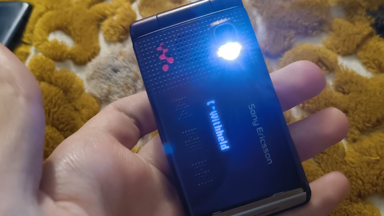 Sony Ericsson W380i - Incoming call (No ID)