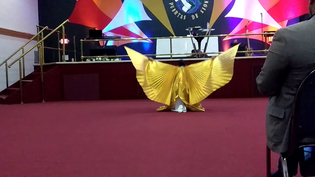 Al Que Esta Sentado En El Trono danza