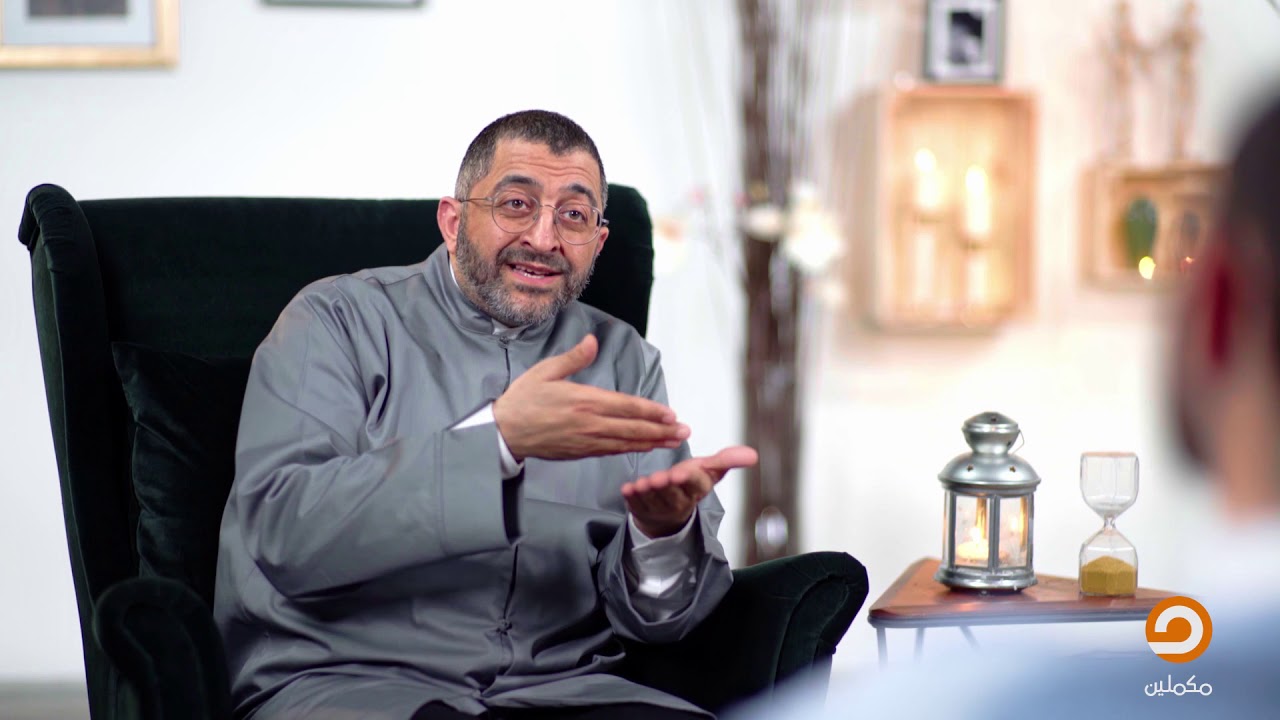 د.عبدالرحمن الهاشمي يبكي وهو يشرح الشريحة المهمة في مادة شق النفس 