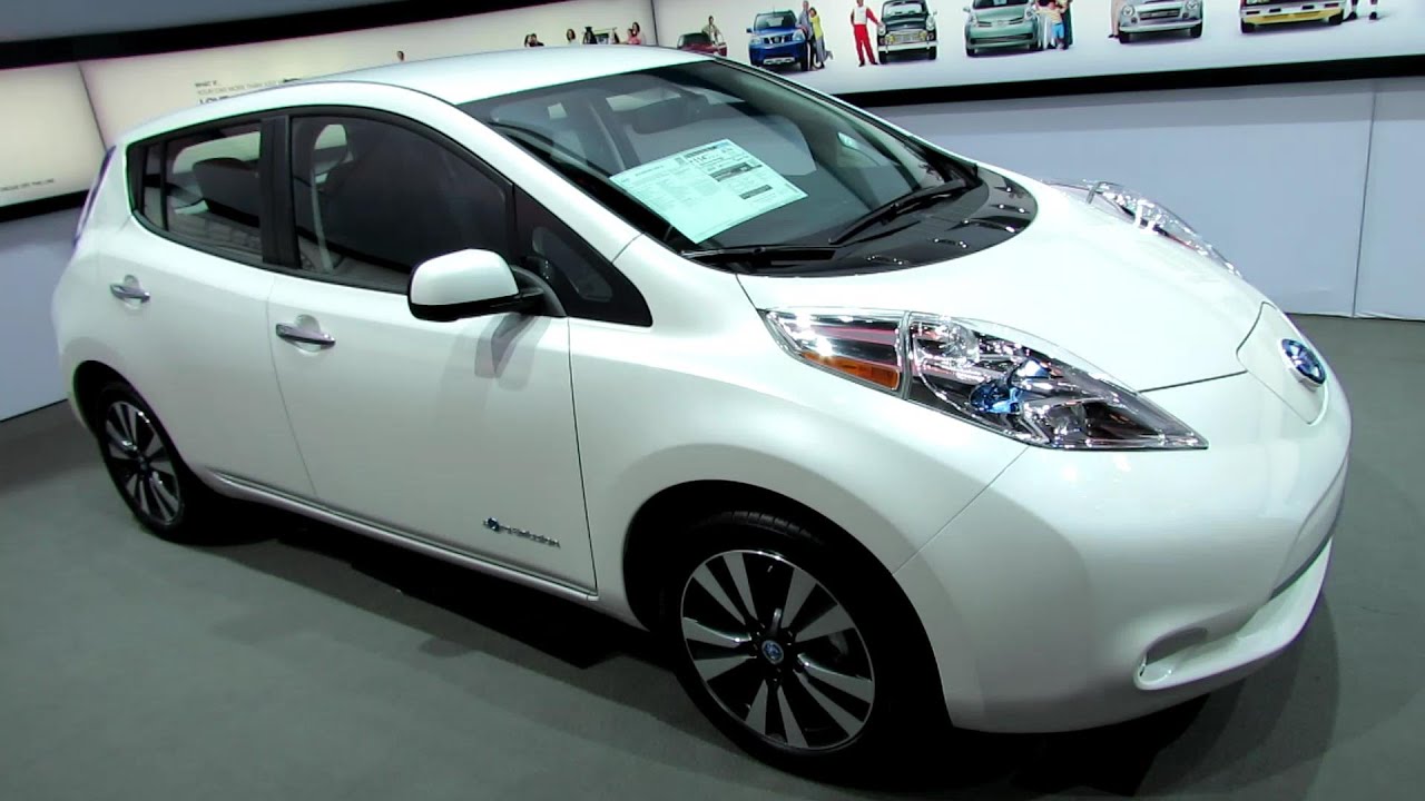 2014 Nissan Leaf - Exterior and Interior Walkaround - 2014 New York Auto Show