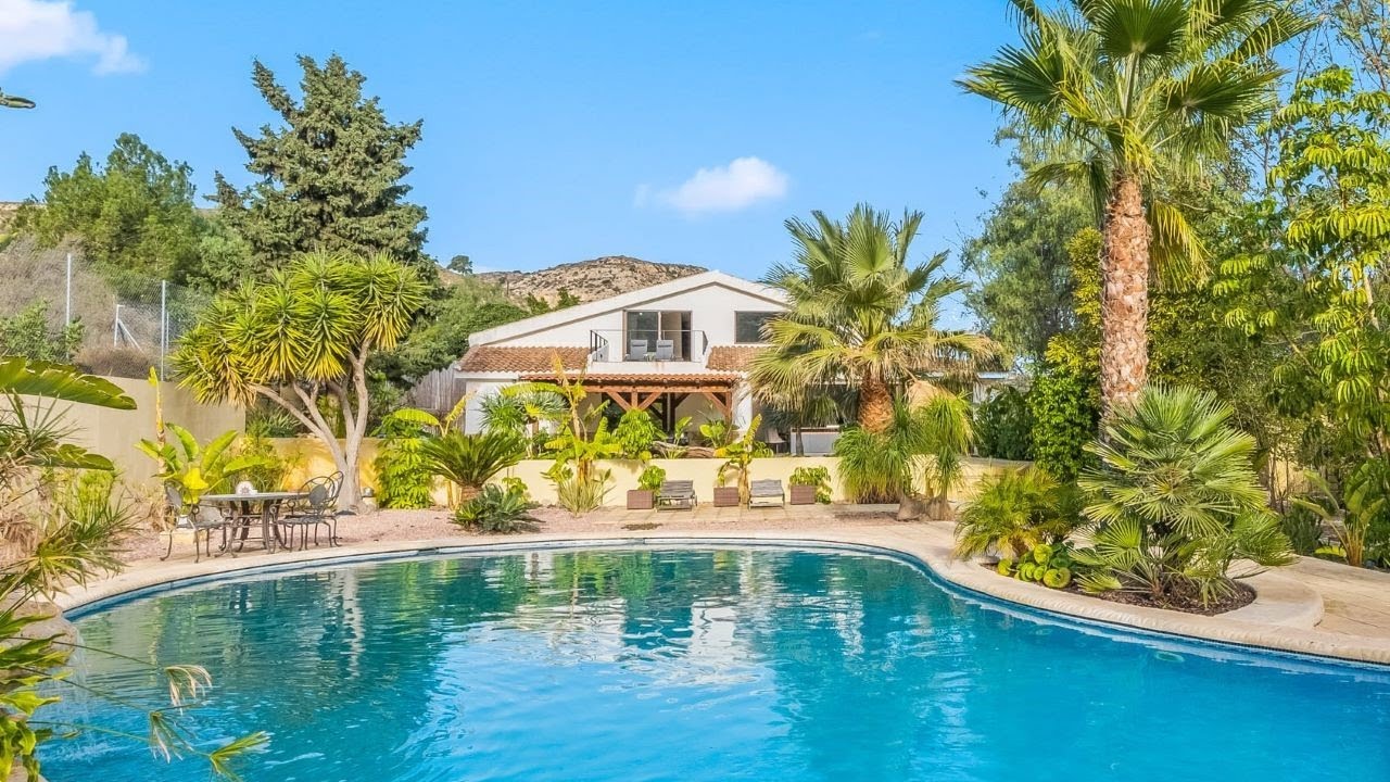 Charming and relaxing completely renovated countryside mansion in Aspe, Alicante