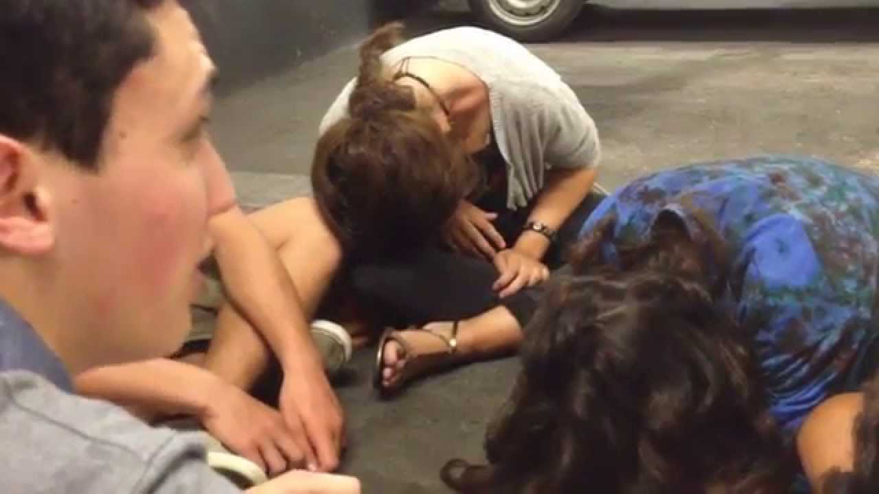 Hypnose de 6 personnes dans un parking par Pops11