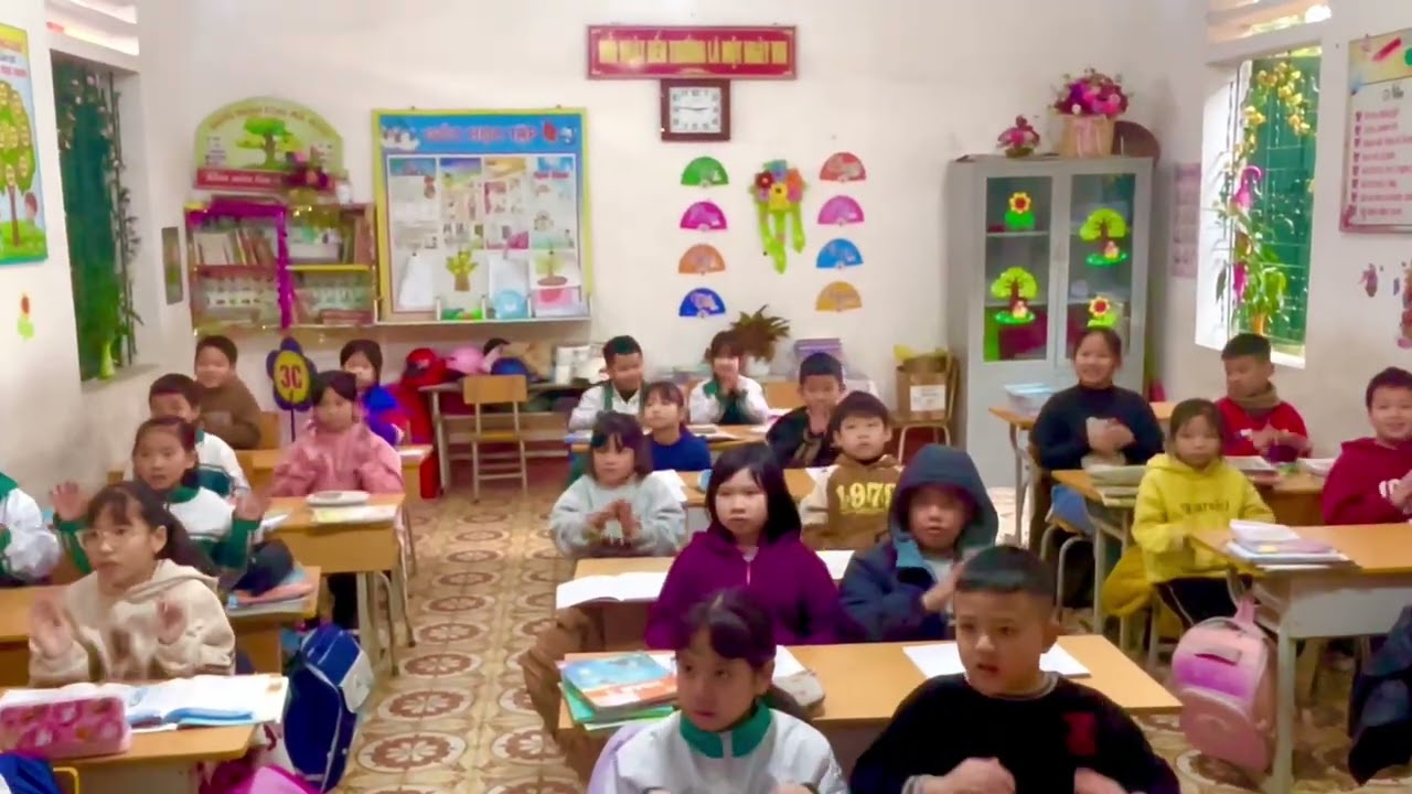 Khơi động trước giờ học Lớp 3C Trường tiểu học Kim Đồng