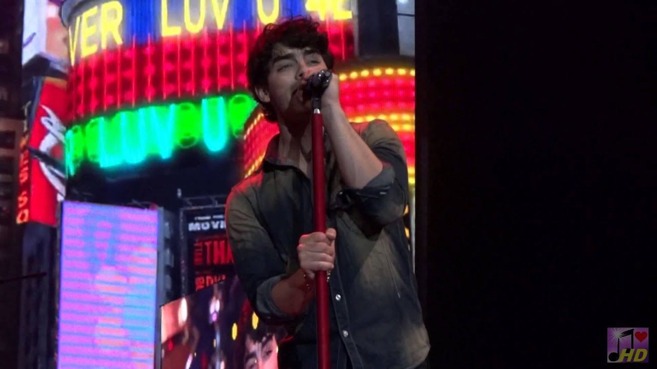 Jonas Brothers - Still In Love With You - BB Good  ( Ferro Stadium , Buenos Aires Argentina ) 3-3-13