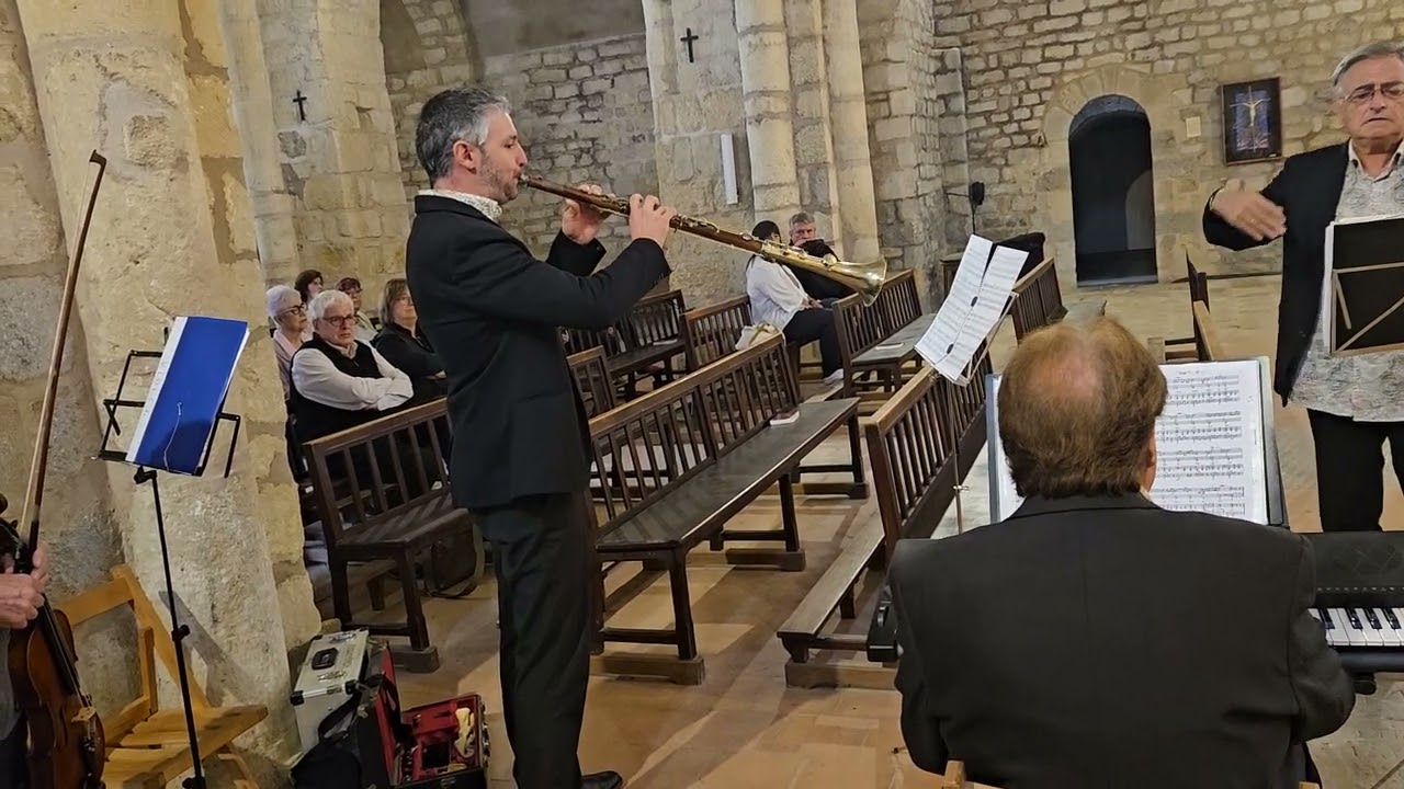 Russo cobla Vila de La Jonquera   solista jordi  Puigdomenech 