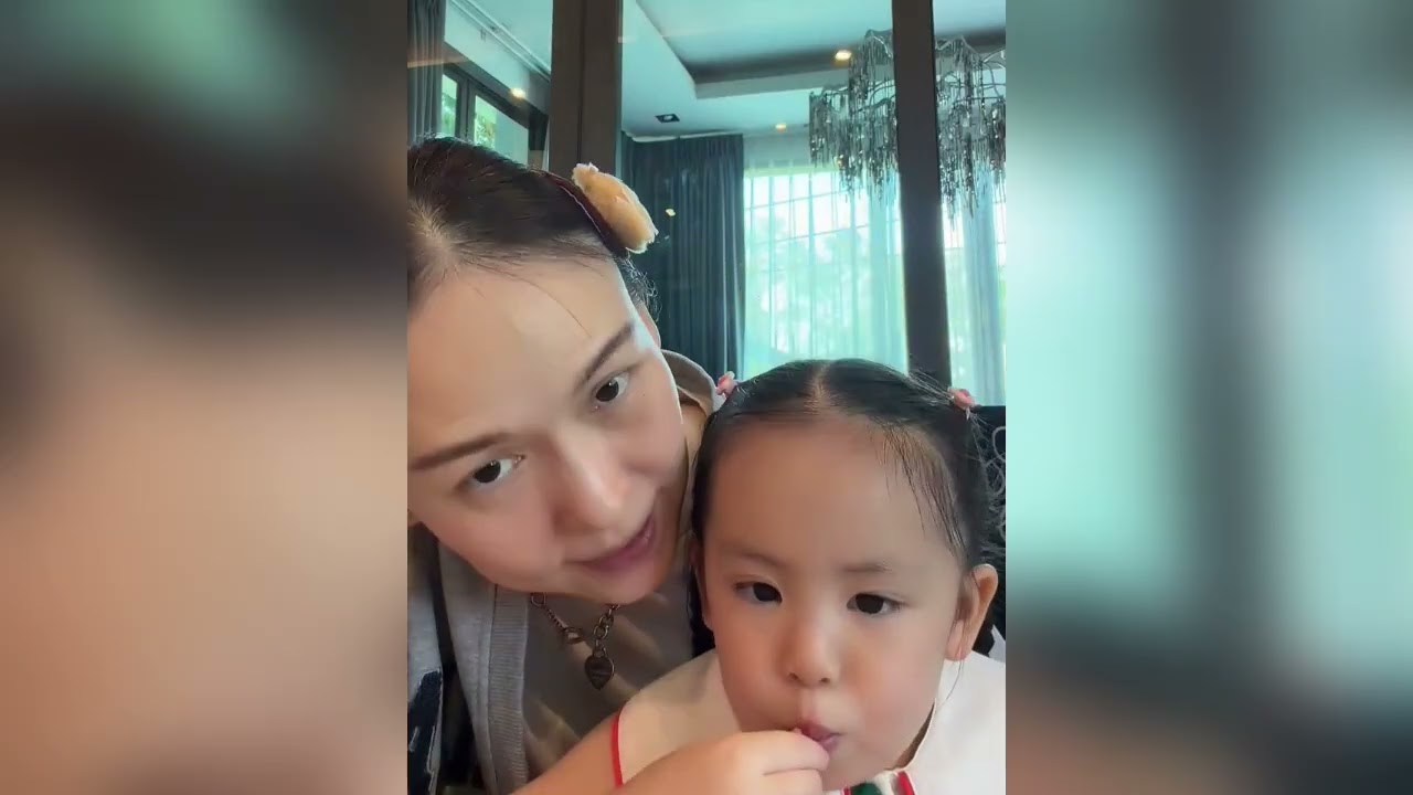 แม่ออย กับ 2 สาว อัยวา อัญญา น่ารักมาก
