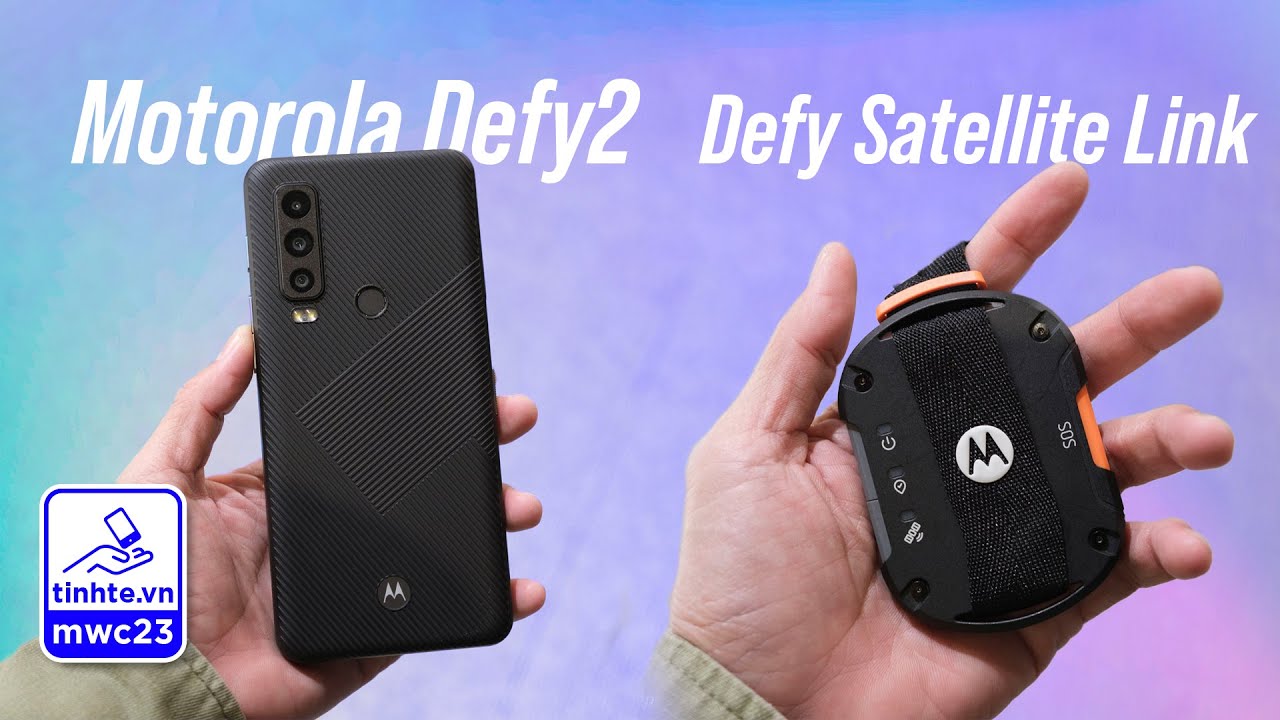 Tr&ecirc;n tay điện thoại vệ tinh v&agrave; cục ph&aacute;t s&oacute;ng vệ tinh từ Motorola | MWC23