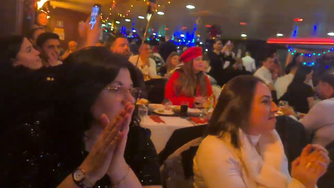 Artificii și-n..Revelion apa 2025 Istanbul New Year’s Eve on the Bosphorus Cruise Pareme Havai Fişek