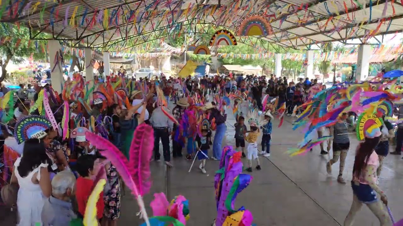 Participación del kinder en la demostración de comparsas en el carnaval 2026 en Chapopote.