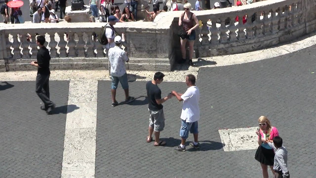 Rome Spanish Steps Friendship Bracelet String Scam