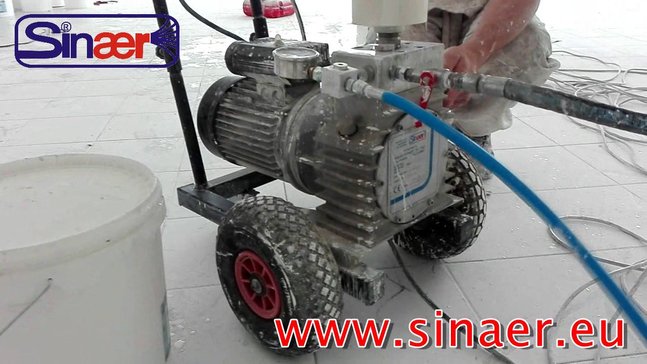 Spray application of acrylic wall paint by SINAER ®