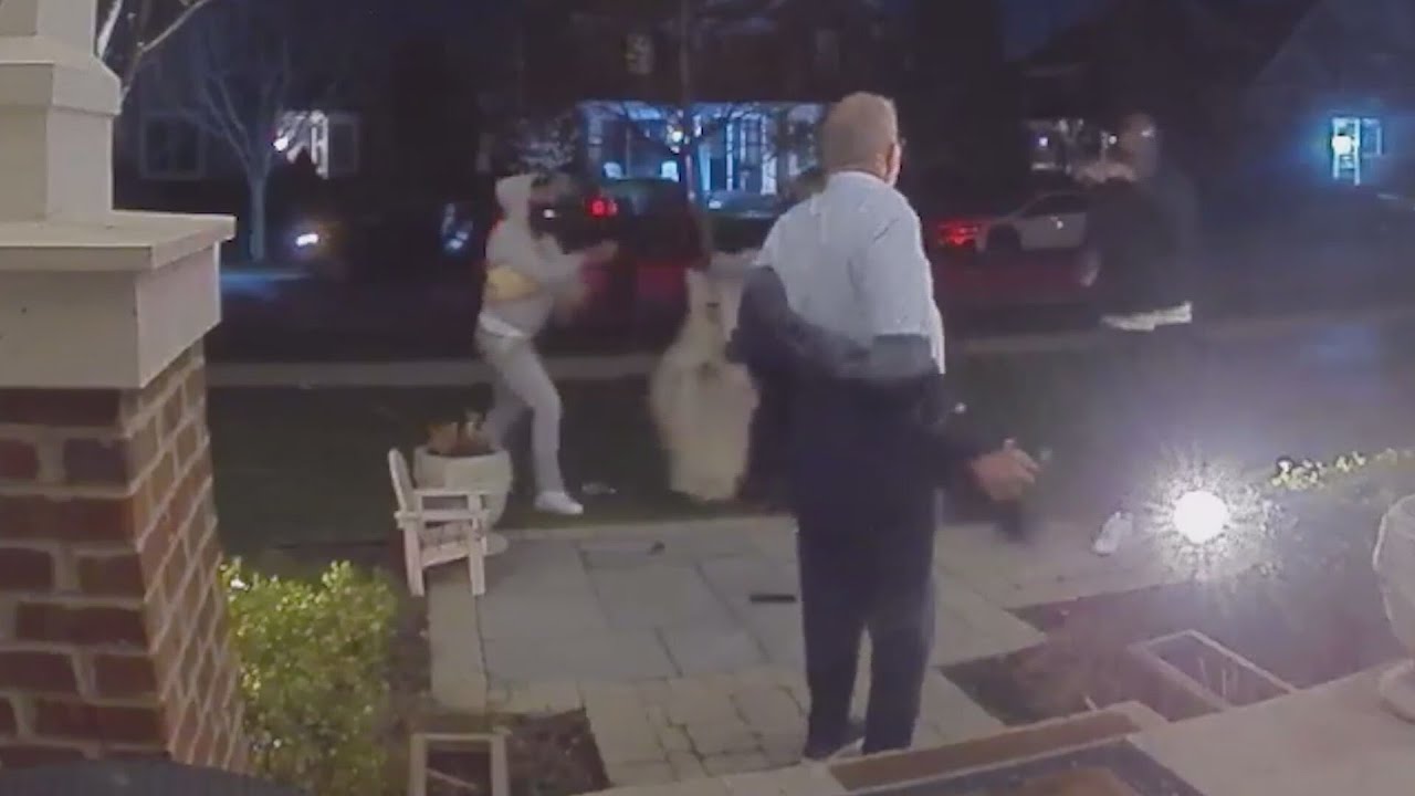 Doorbell camera captures couple being robbed outside Glenview home - WGN News at 10