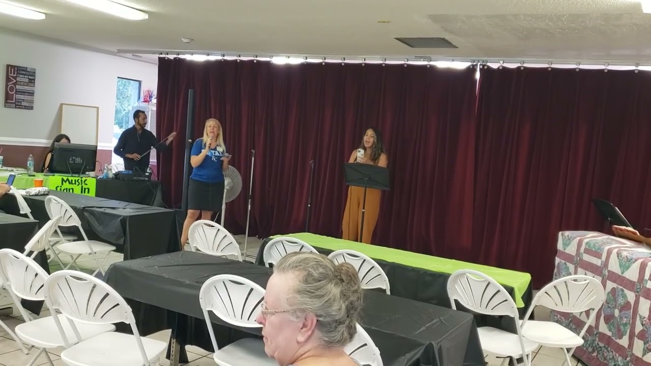 Singing Jaci Valezquez with Arlie at Orange Avenue 