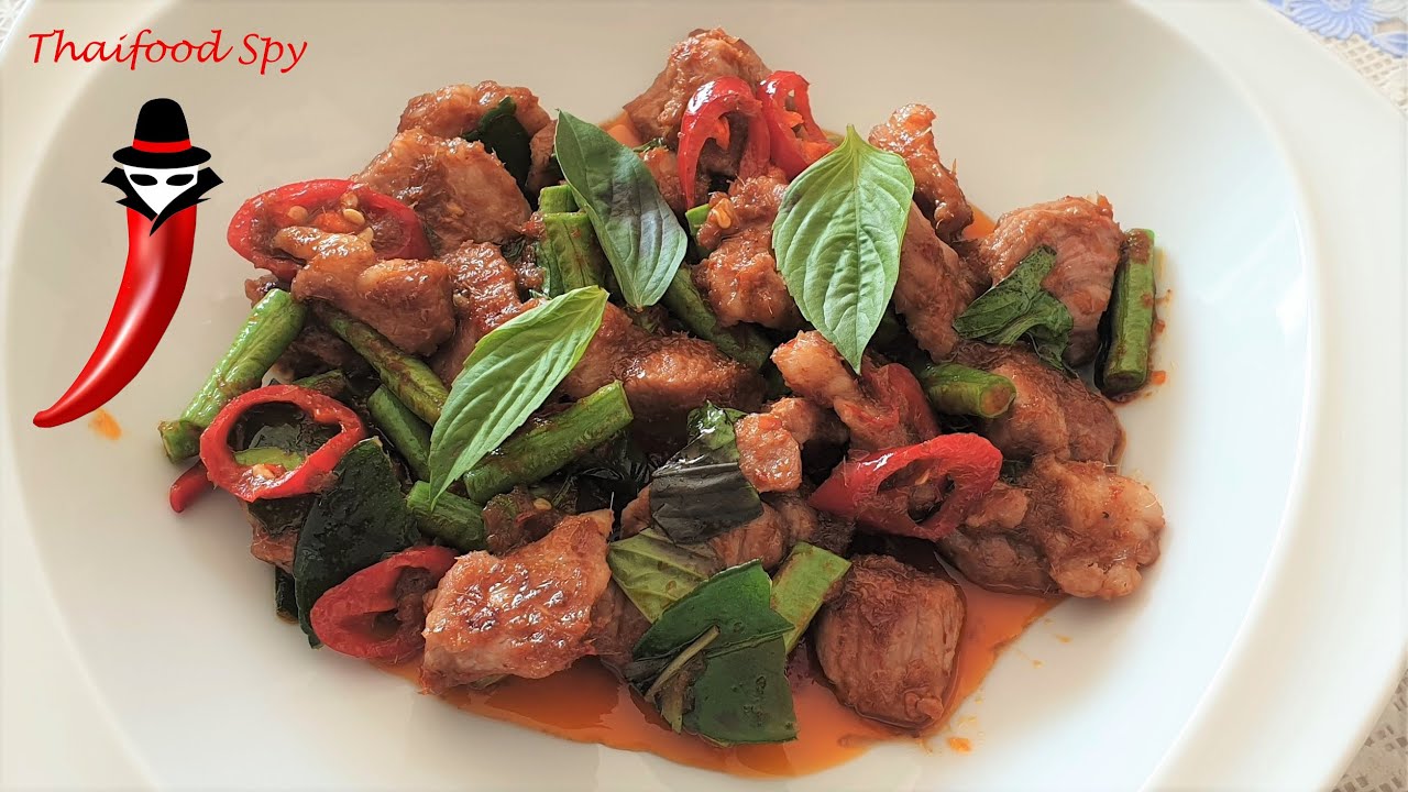 Red Thai Curry - Pad Prik Gaeng authentic recipe - Rotes Thai Curry #Thaifood #Red Curry