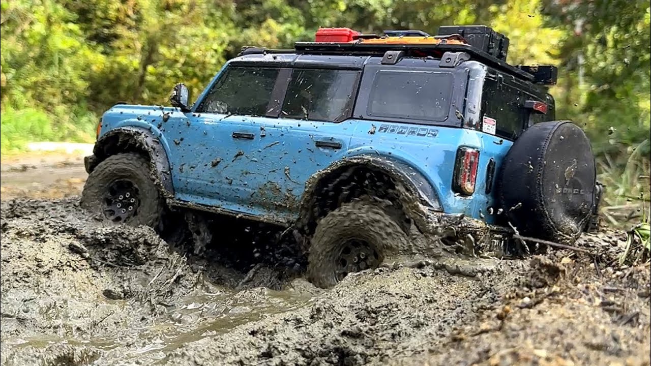 1/10 Scale Focus on suspension movement TRAXXASS TRX4 FORD NEW BRONCO IFS2 Off-road Driving4X4 RCCar