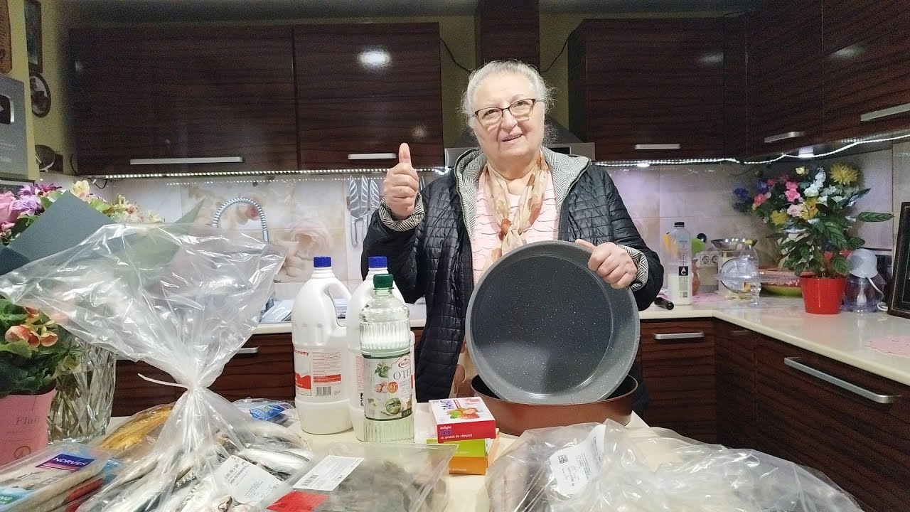 Cu Bunica la cumparaturi,și-a găsit tava noua numai buna pentru retete faine ❤🇷🇴