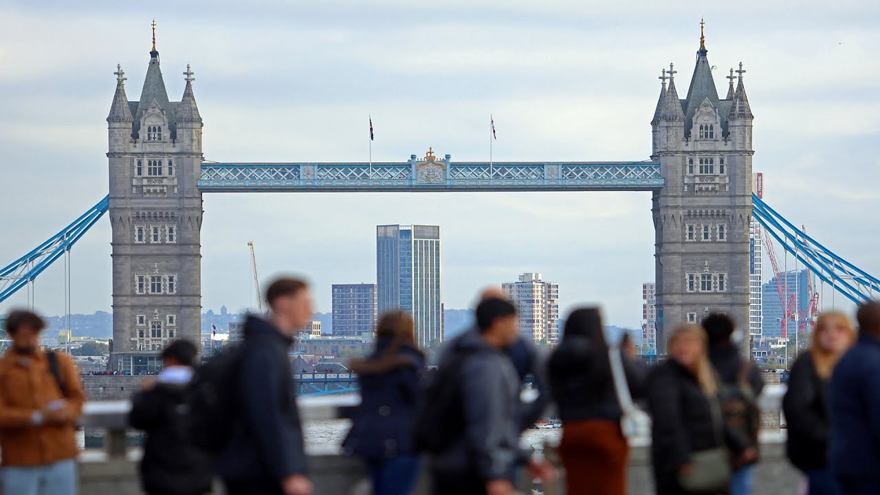 UK to offer failed asylum seekers  £3,000 to relocate to Rwanda